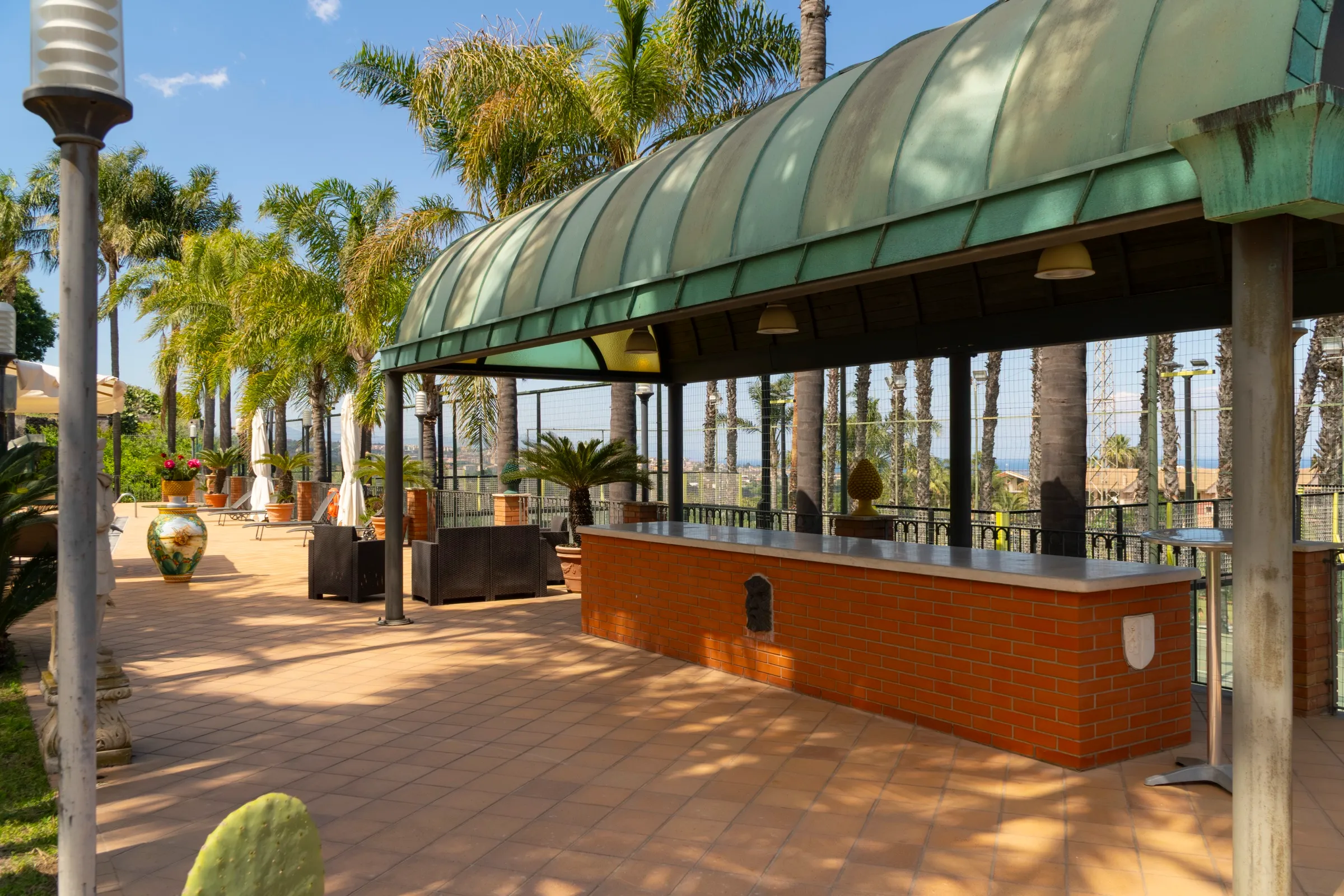 Event gazebo in the park of Villa Grandiosa