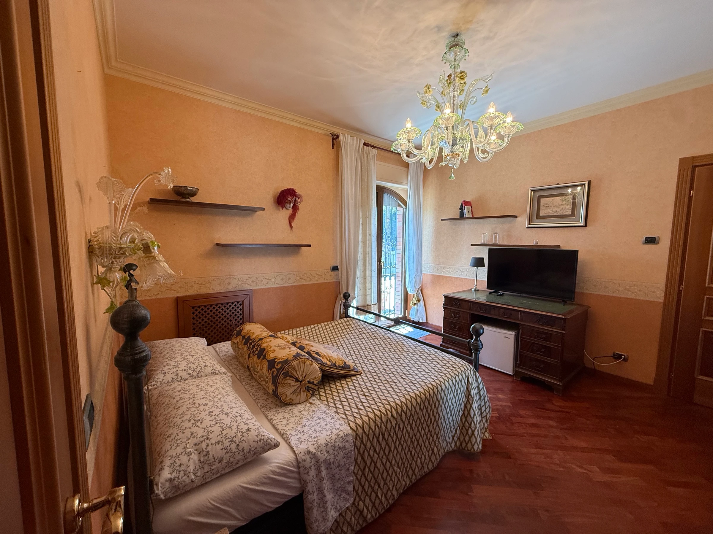 Queen Room with Pool View