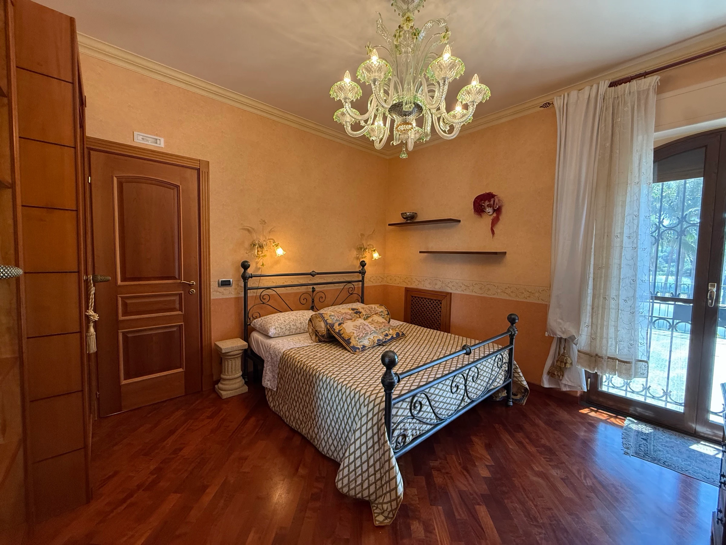 Queen Room with Pool View 2